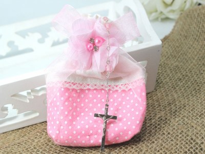 pink_pouch_with_rosaries